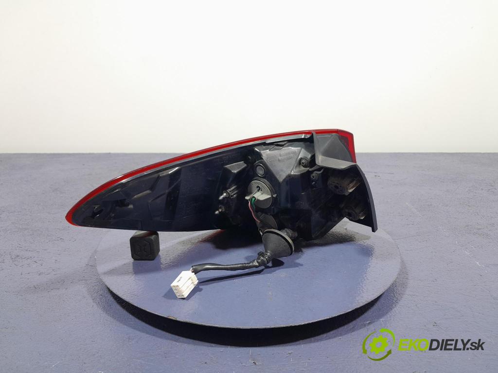 Hyundai I30 2022 svetlo / reflektor zad Prava: Vonkajsia: 92402-G4200