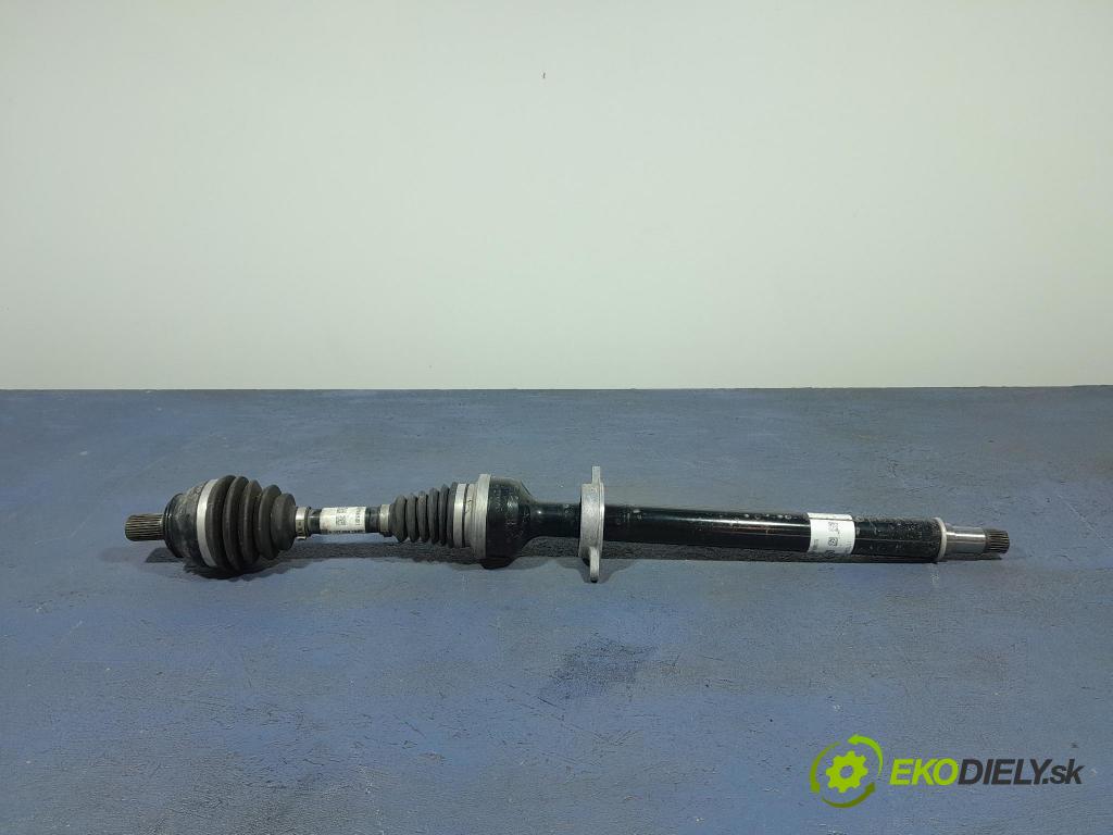 Mercedes A-klasa 2021 poloos Prava: Predné A1773301002