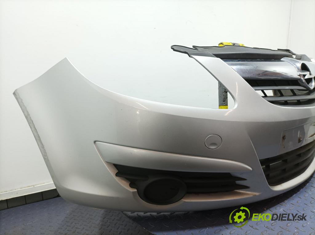 Opel Corsa 2009 nárazník Predné