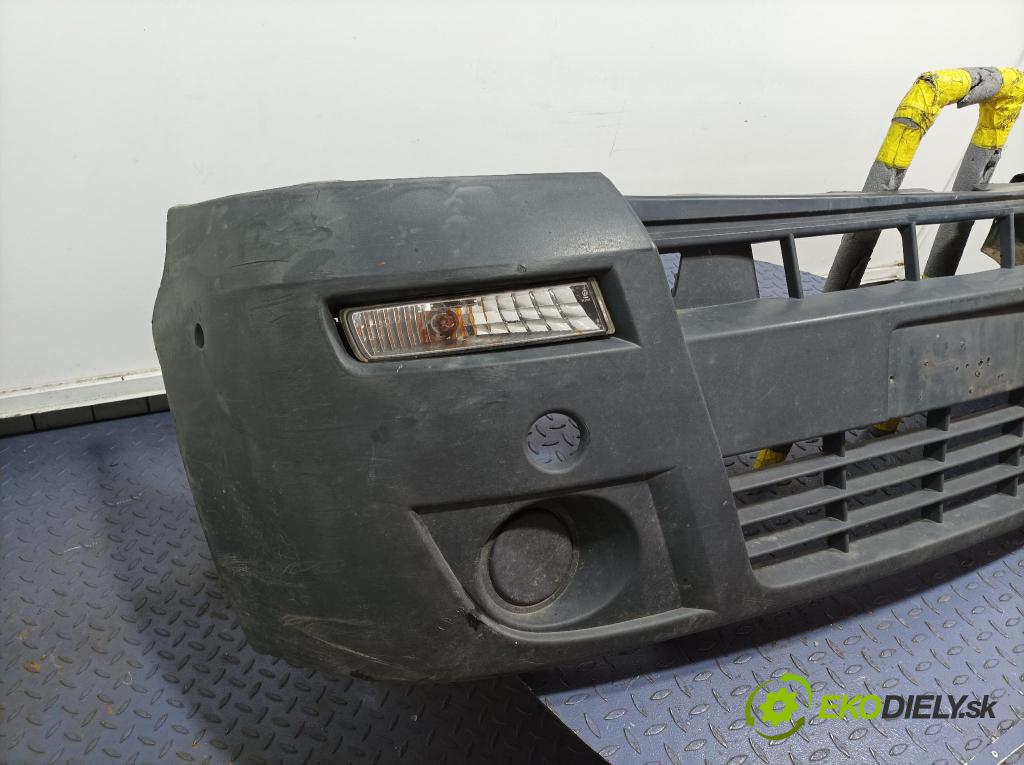 Opel Movano 2004 nárazník Predné