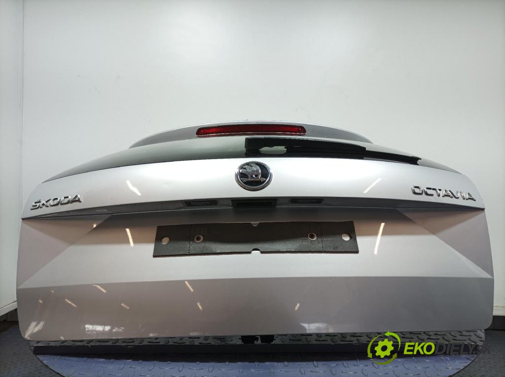 Skoda Octavia 2017 zadna dveře kufra: kufra: