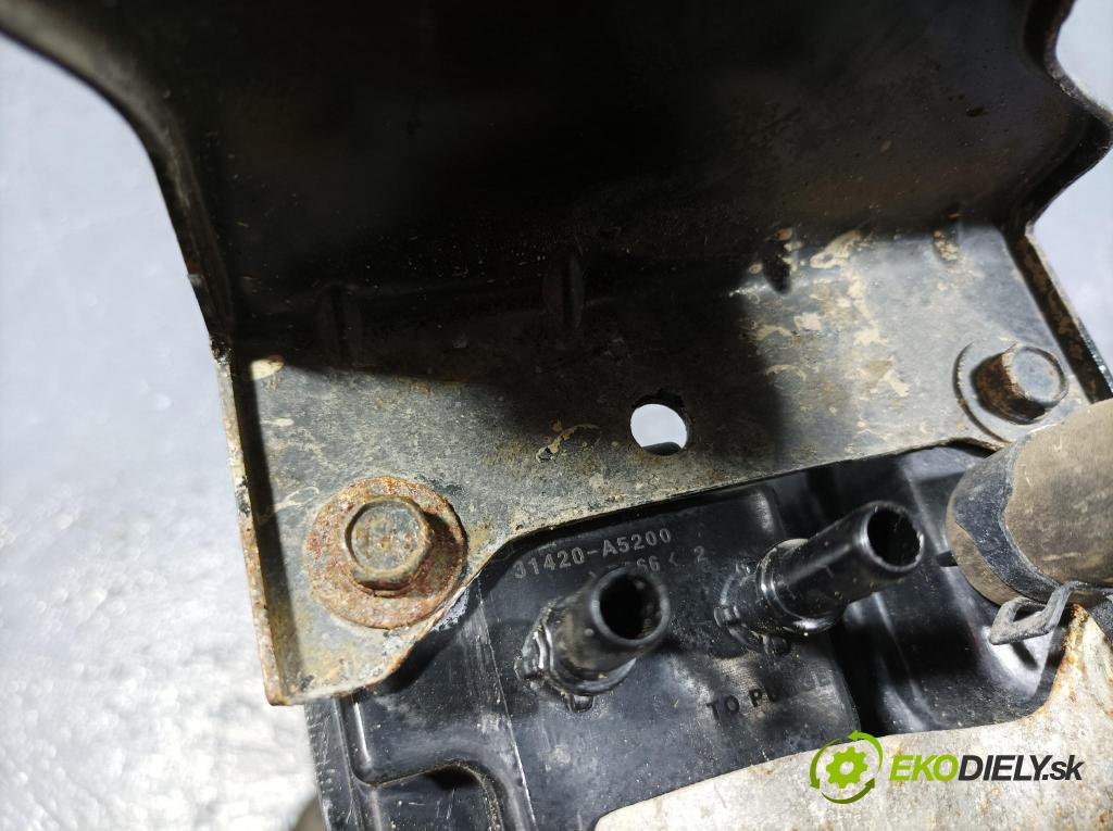 Hyundai I30 2022 Nádrž: Uhlík: Aktívny: 31420-A5200