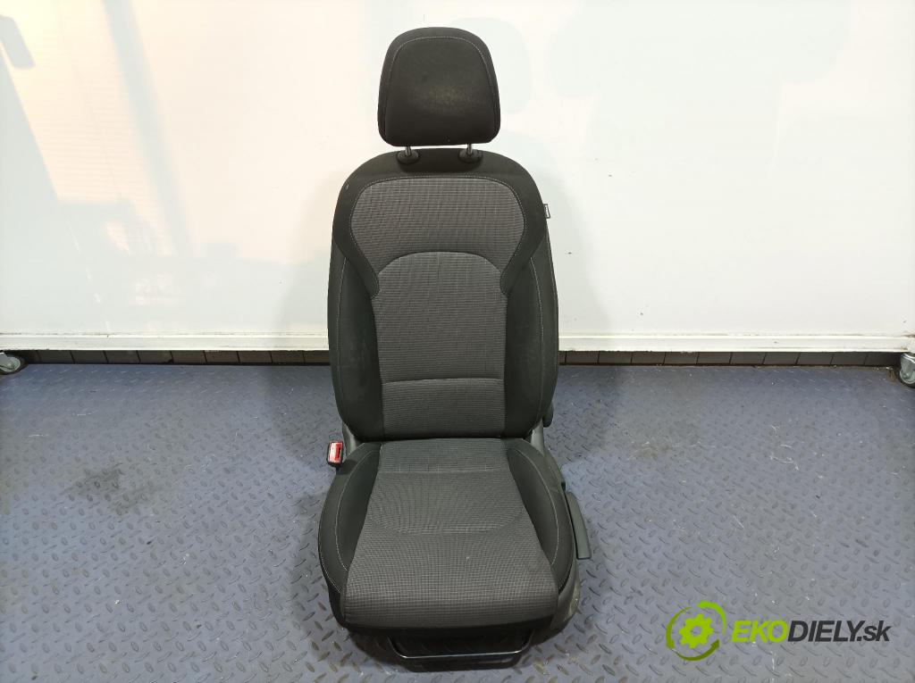 Hyundai I30 2022 Sedačka Ovládače: