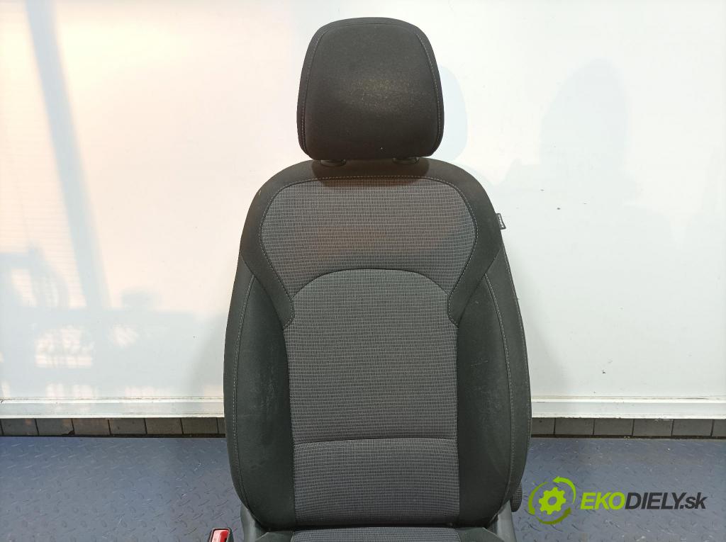 Hyundai I30 2022 Sedačka Ovládače: