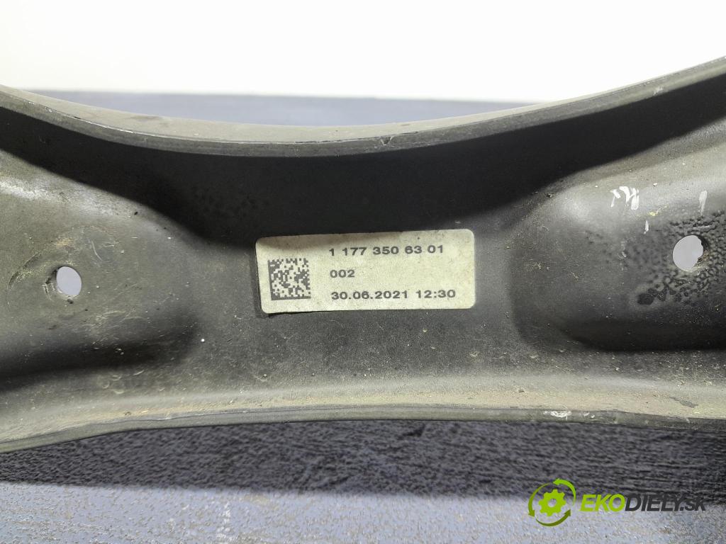 Mercedes A-klasa 2021 zad Vľavo: A2473520700