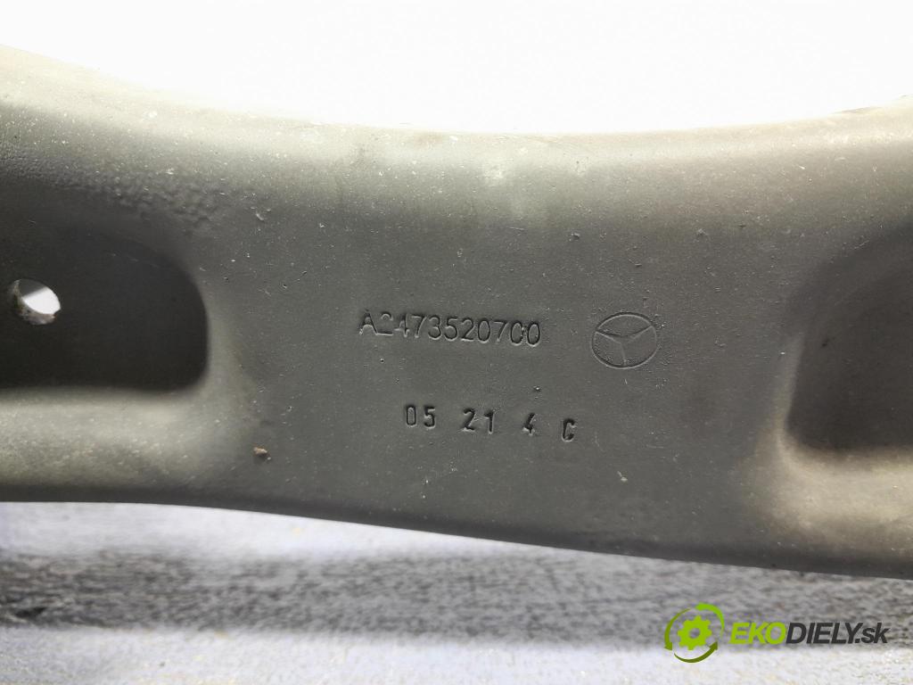 Mercedes A-klasa 2021 zad Vľavo: A2473520700