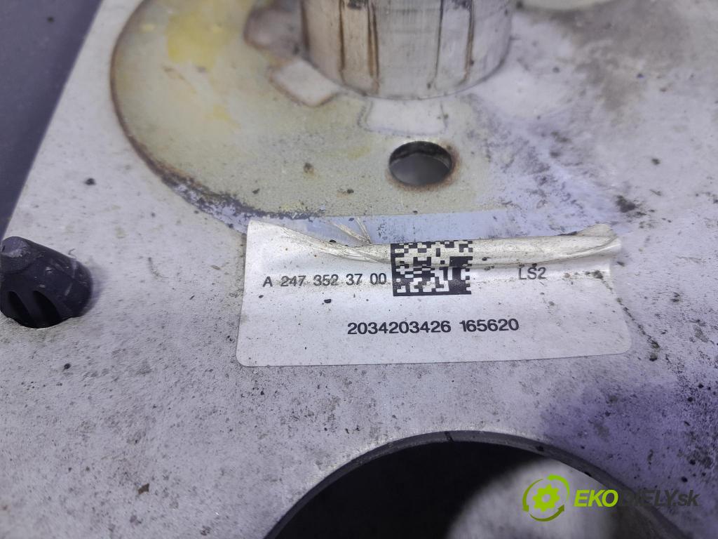 Mercedes A-klasa 2021 zad Vľavo: A2473523700