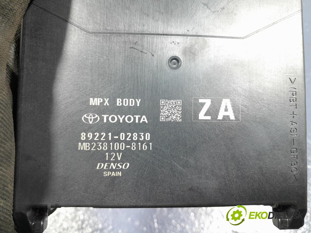 Suzuki Swace 2021 riadiaca jednotka Komfortu 89221-02830