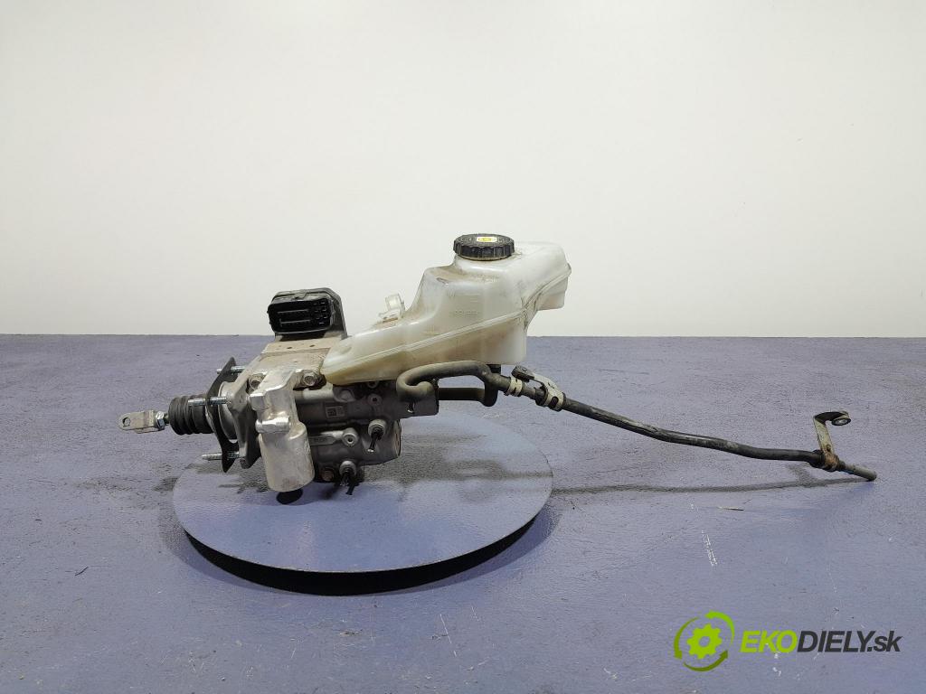 Suzuki Swace 2021 čerpadlo Brzda: 47270-47040