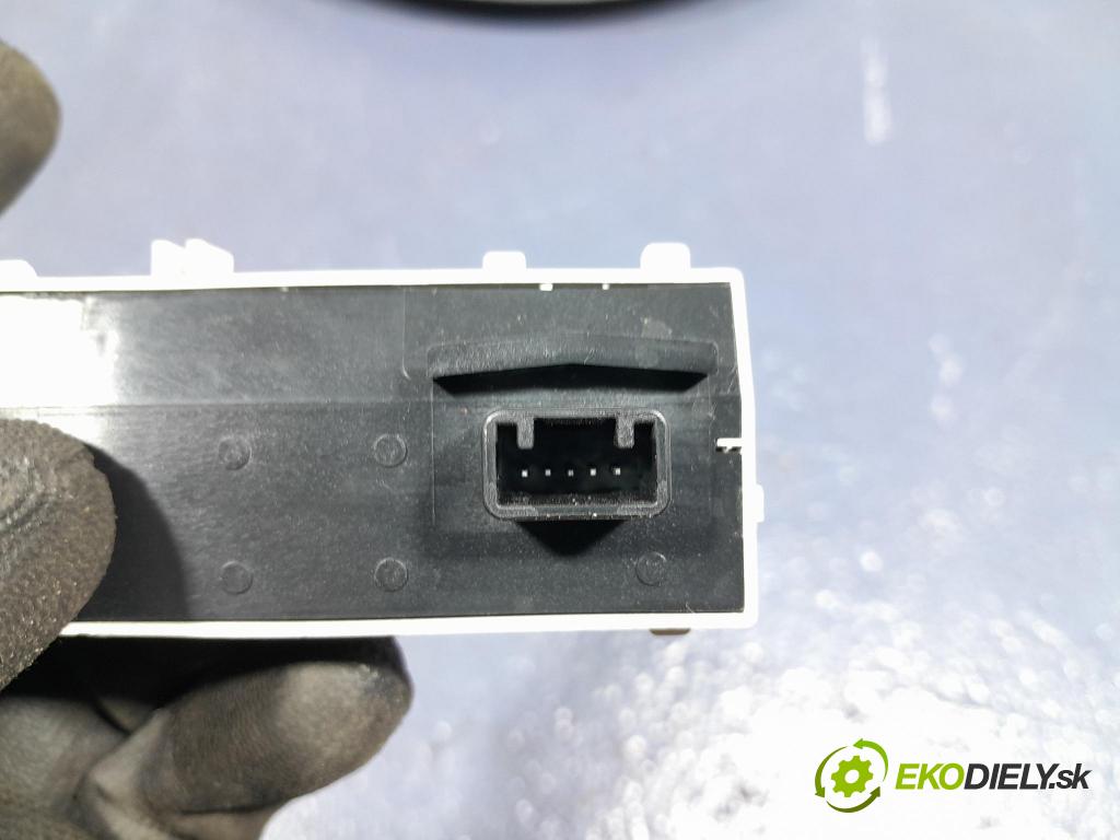 Suzuki Swace 2021 Zobrazit: Rádio: / GPS 93950-02520