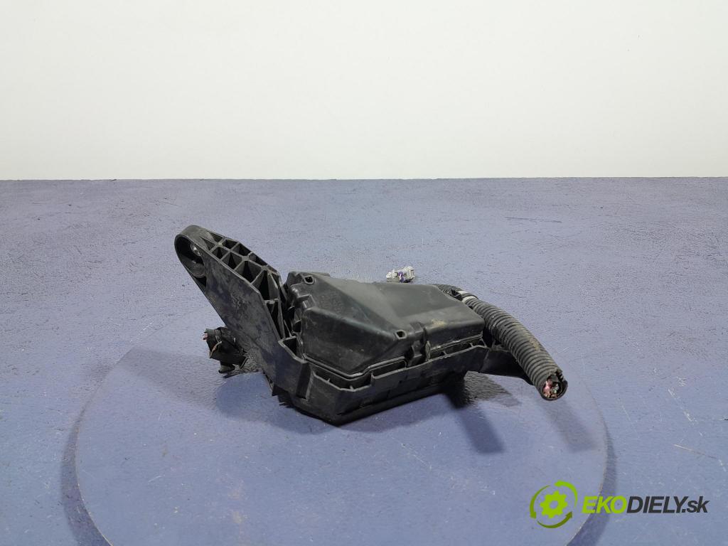 Suzuki Swace 2021 skrinka Poistky: 82662-02C60