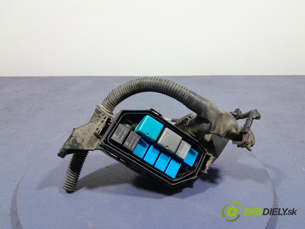 Suzuki Swace 2021 skrinka Poistky: 82662-02C60