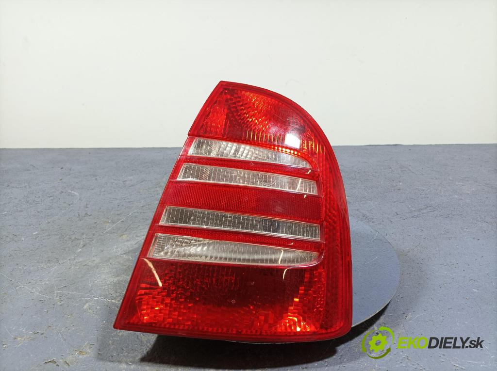 Skoda Superb 2003 svetlo / reflektor zad Prava: Vonkajsia: 3U5945096A