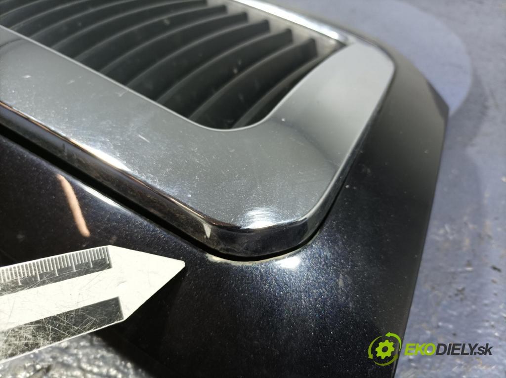 Skoda Superb 2003 miežka / Gril: 3U0853651C