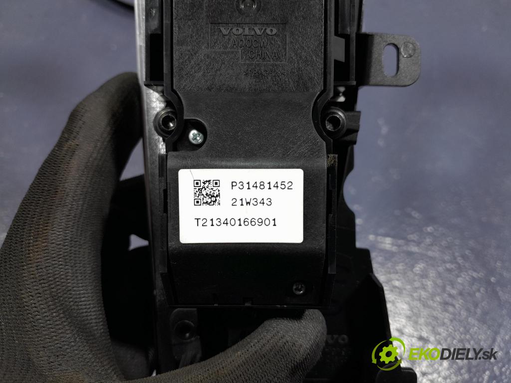Volvo Xc60 2022 kryt Plast: Interiéry: 31469435