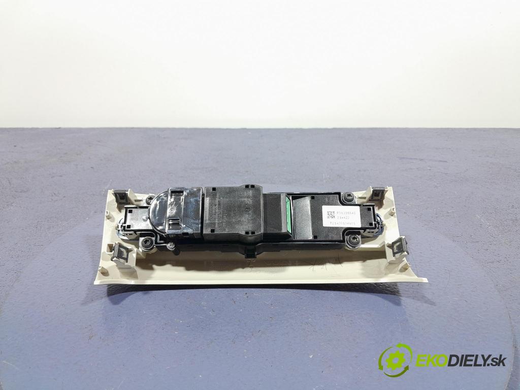 Volvo Xc60 2022 prepínač Rádio: Navigacia: 31398845
