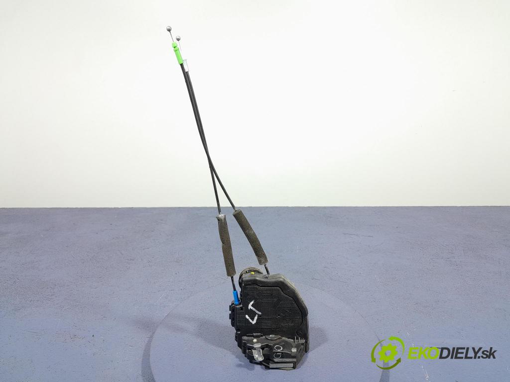 Suzuki Swace 2021 zámok dvere zad Vľavo:
