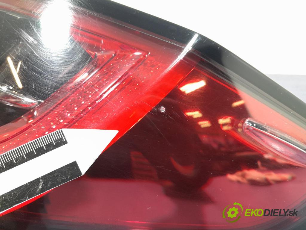 Suzuki Swace 2021 svetlo / reflektor zad Prava: Vonkajsia: