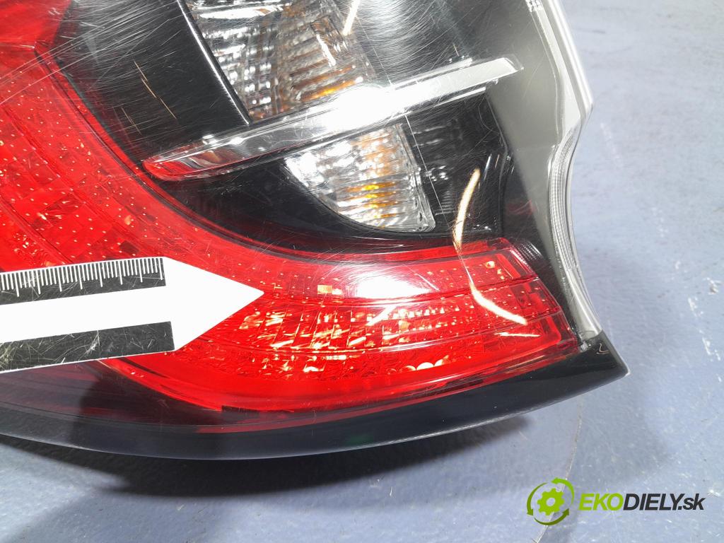 Suzuki Swace 2021 svetlo / reflektor zad ľavá Vonkajsia: