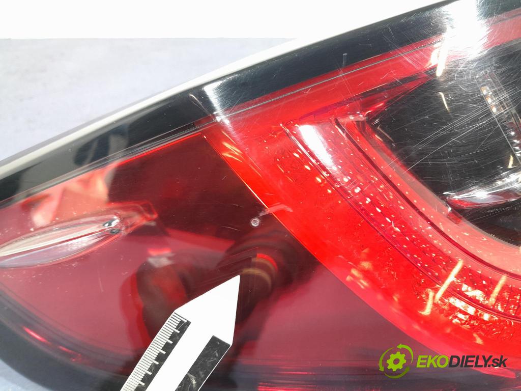 Suzuki Swace 2021 svetlo / reflektor zad ľavá Vonkajsia: