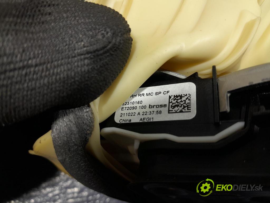 Volvo Xc60 2022 zámok dvere zad v pravo: 32310160