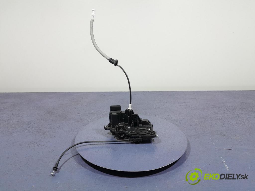 Volvo Xc60 2022 zámok dvere Predné v pravo: 31440998
