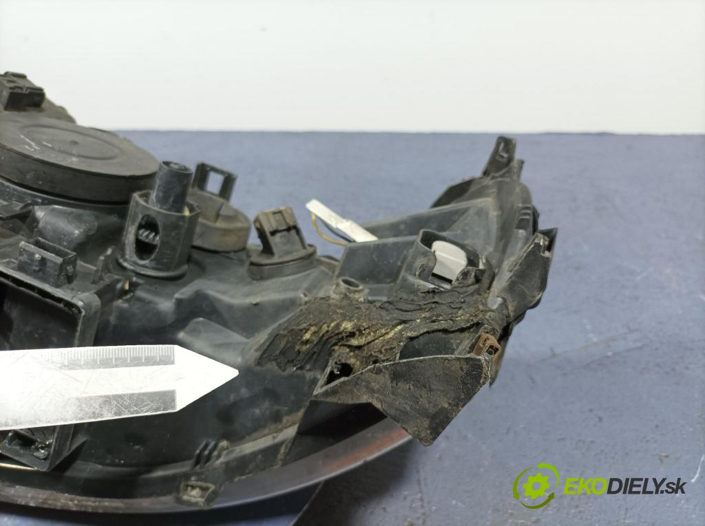 Volvo S60 2007 Reflektor: v pravo: 30698848