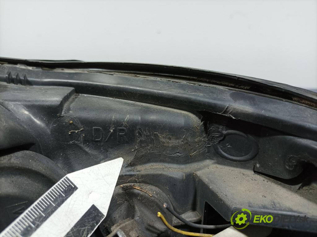 Volvo S60 2007 Reflektor: v pravo: 30698848