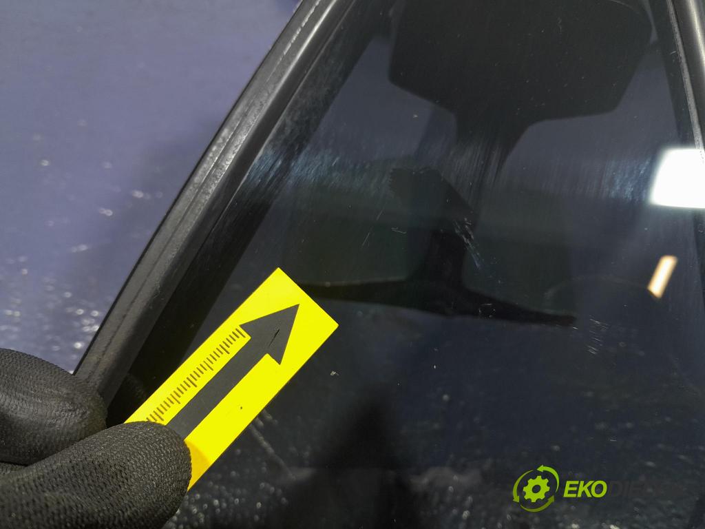 Suzuki Swace 2021 sklo dvere zad Prava: 68188-02260