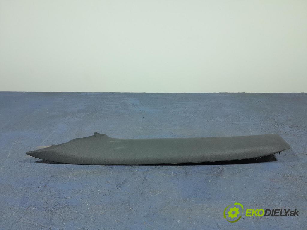 Suzuki Swace 2021 kryt Plast: Interiéry: 62220-02340