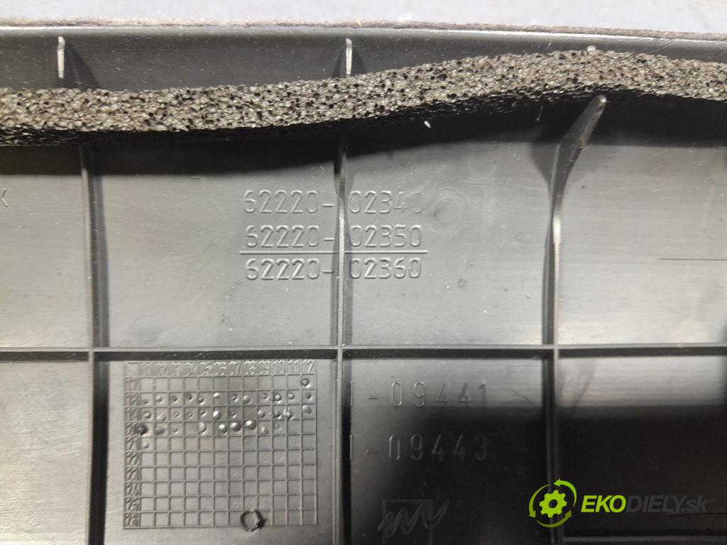 Suzuki Swace 2021 kryt Plast: Interiéry: 62220-02340