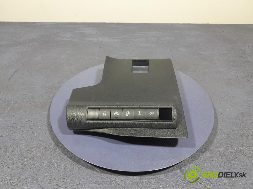 Suzuki Swace 2021 kryt Plast: Interiéry: 55432-02800