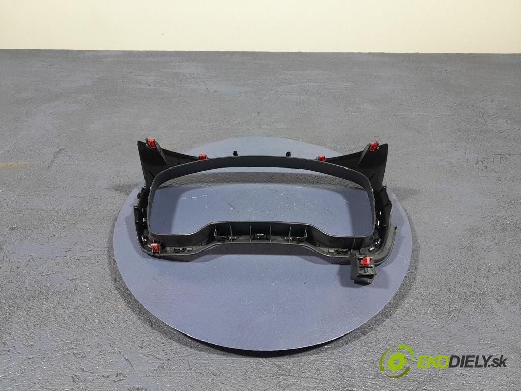 Suzuki Swace 2021 kryt Plast: Interiéry: 55410-02810
