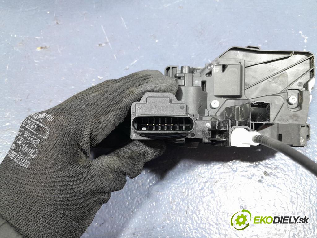 Volvo Xc60 2022 zámok dvere Predné Vľavo: 31440997