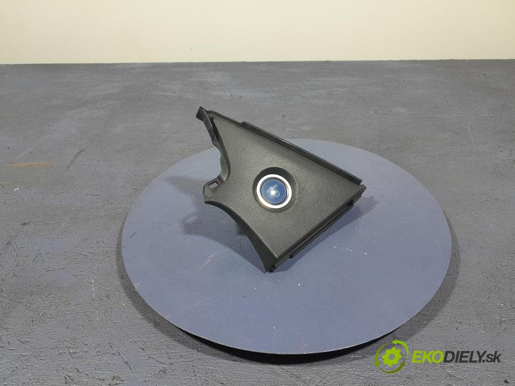 Suzuki Swace 2021 kryt Plast: Interiéry: 55413-02650