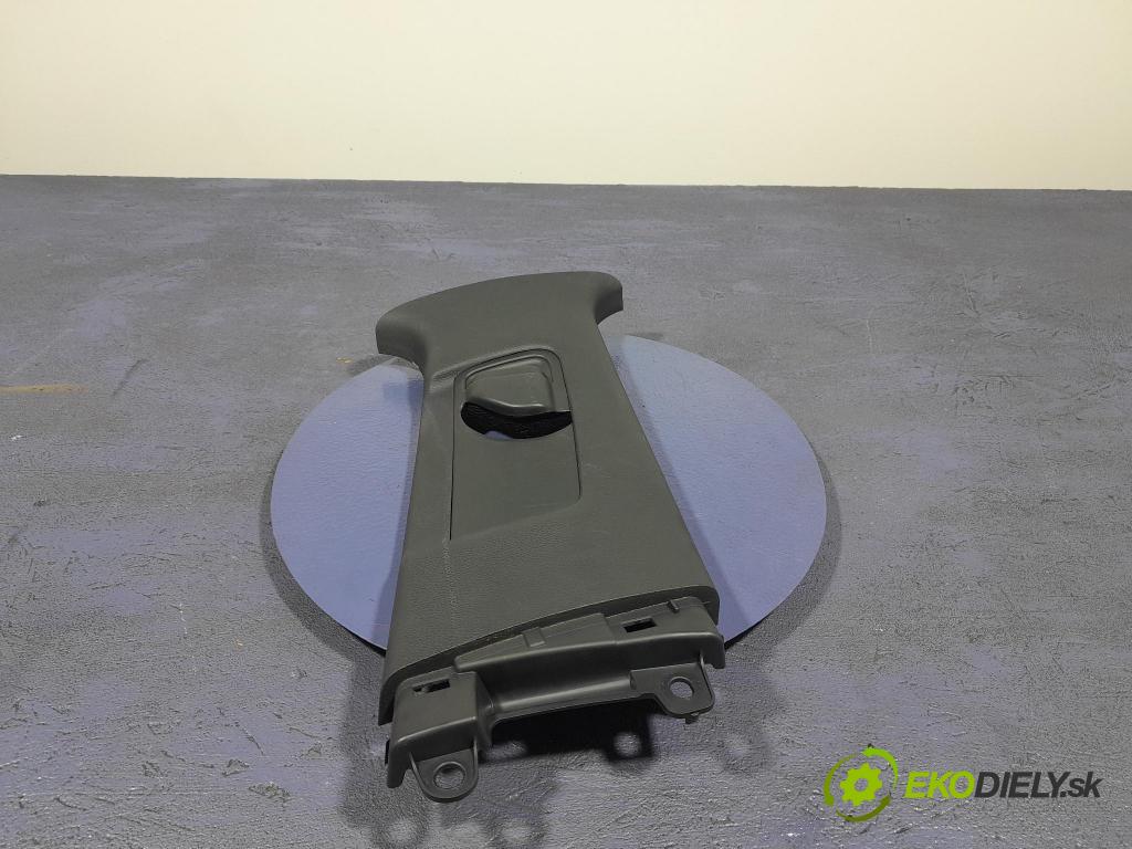Suzuki Swace 2021 kryt Plast: Interiéry: 62410-02330