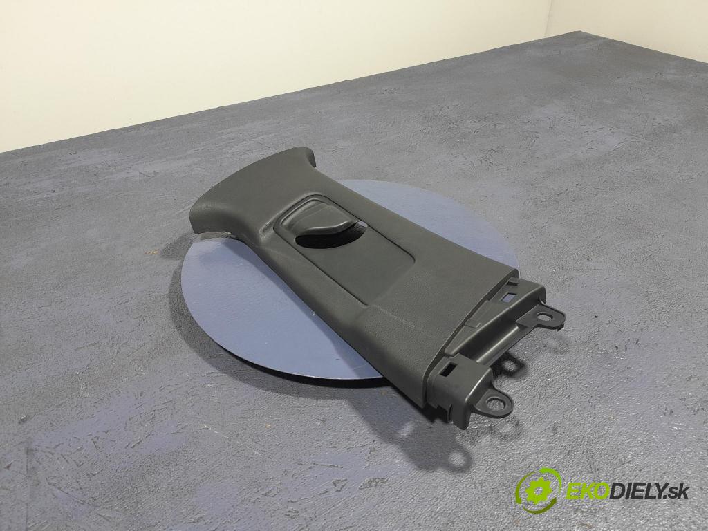 Suzuki Swace 2021 kryt Plast: Interiéry: 62410-02330