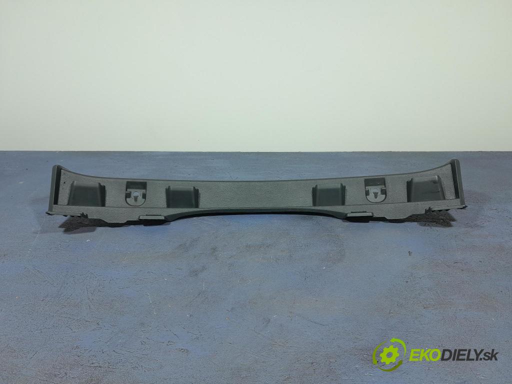 Suzuki Swace 2021 kryt Plast: Interiéry: 64716-02180