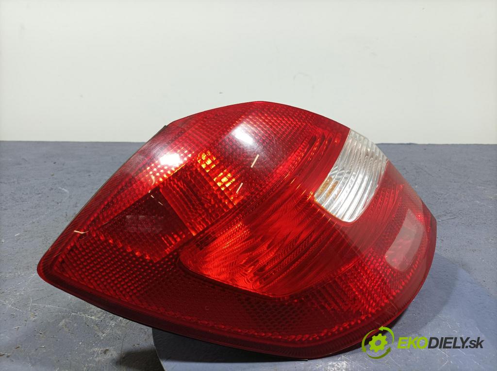 Skoda Fabia 2007 svetlo / reflektor zad ľavá Vonkajsia: 5J6945095