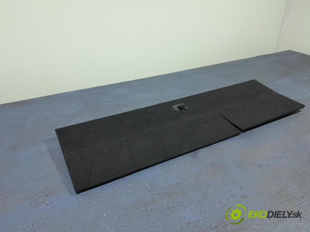 Suzuki Swace 2021 koberec do auta 58410-02081
