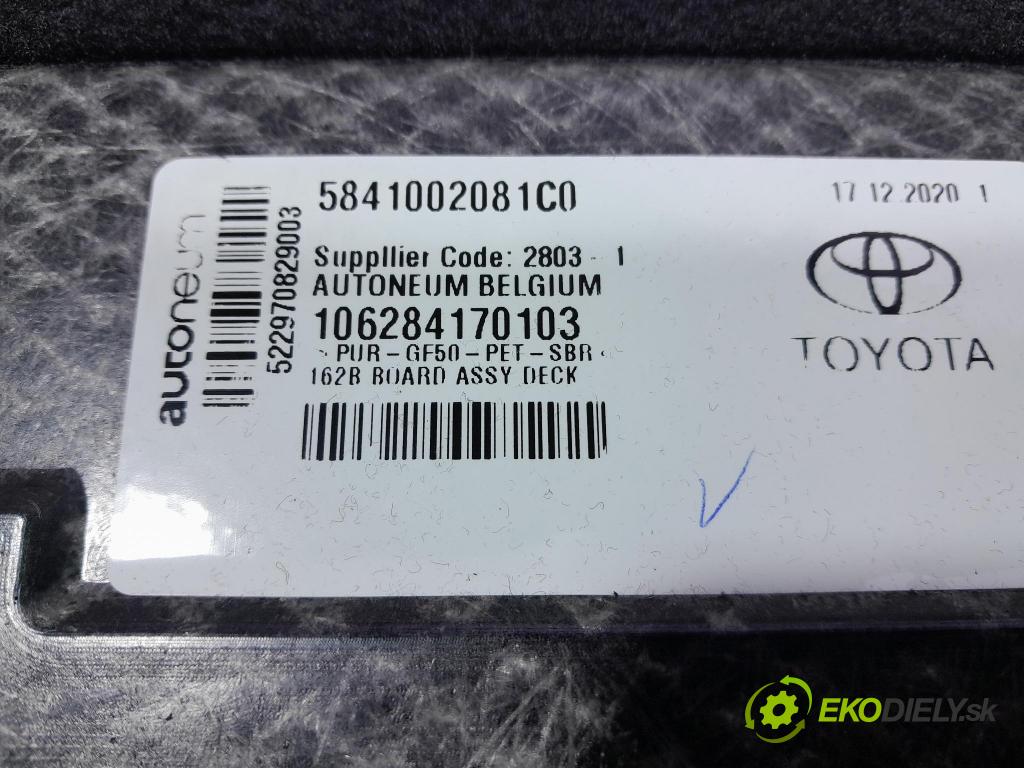 Suzuki Swace 2021 koberec do auta 58410-02081