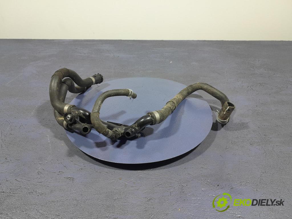 Volvo Xc60 2022 rúrka Chladič: 32249934