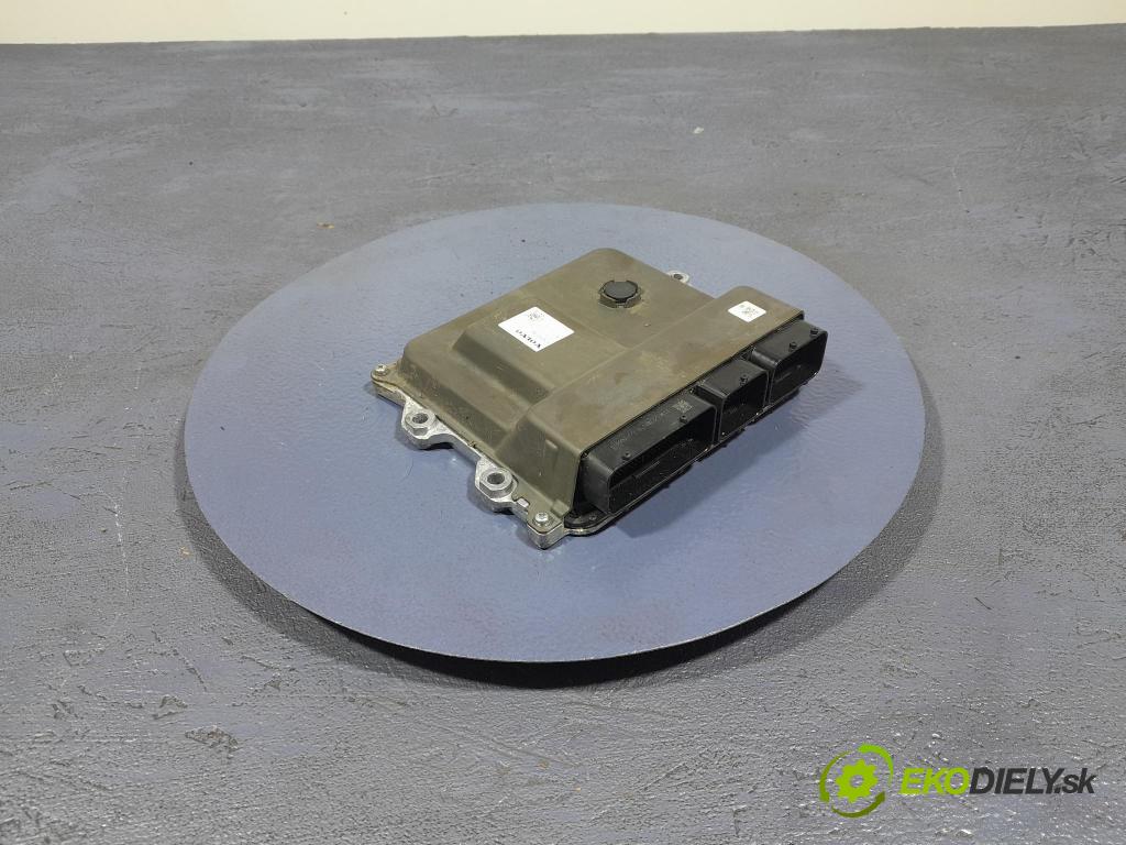 Volvo Xc60 2022 riadiaca jednotka Motor: 31459638