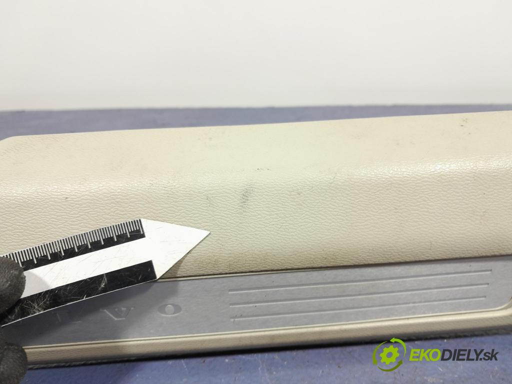 Volvo Xc60 2022 kryt Plast: Interiéry: 31463218