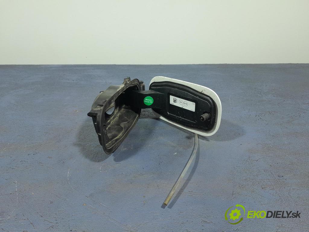 Volvo Xc60 2022 Klapka nádrže paliva 32227338