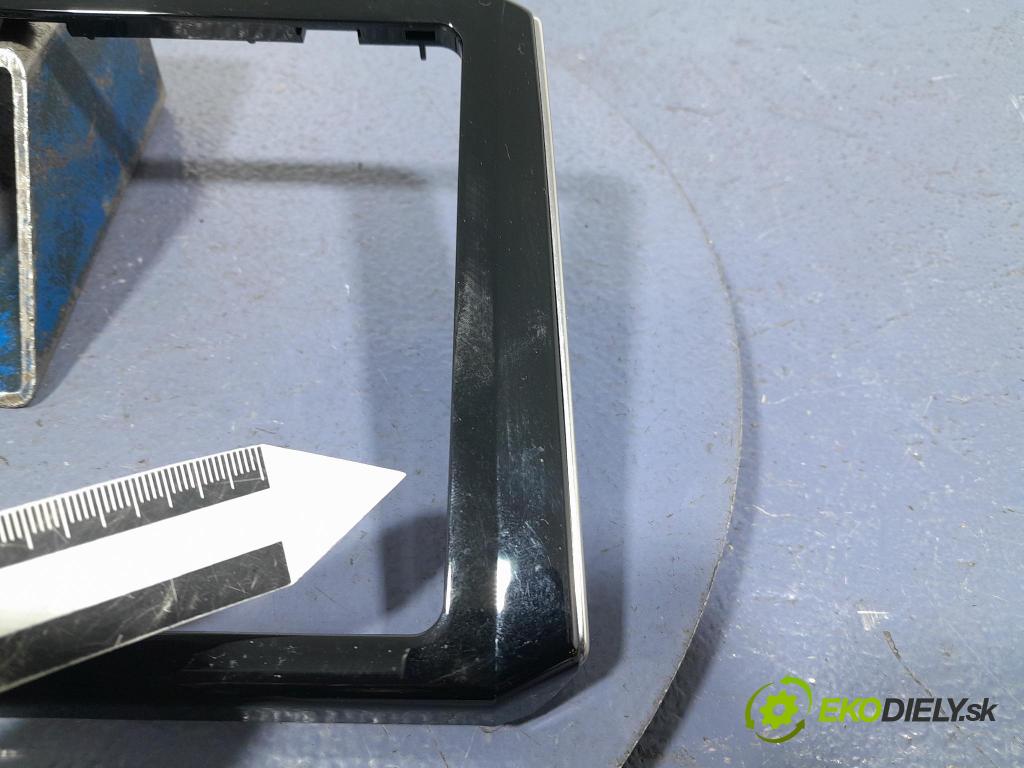 Suzuki Swace 2021 kryt Plast: Interiéry: 55412-02790