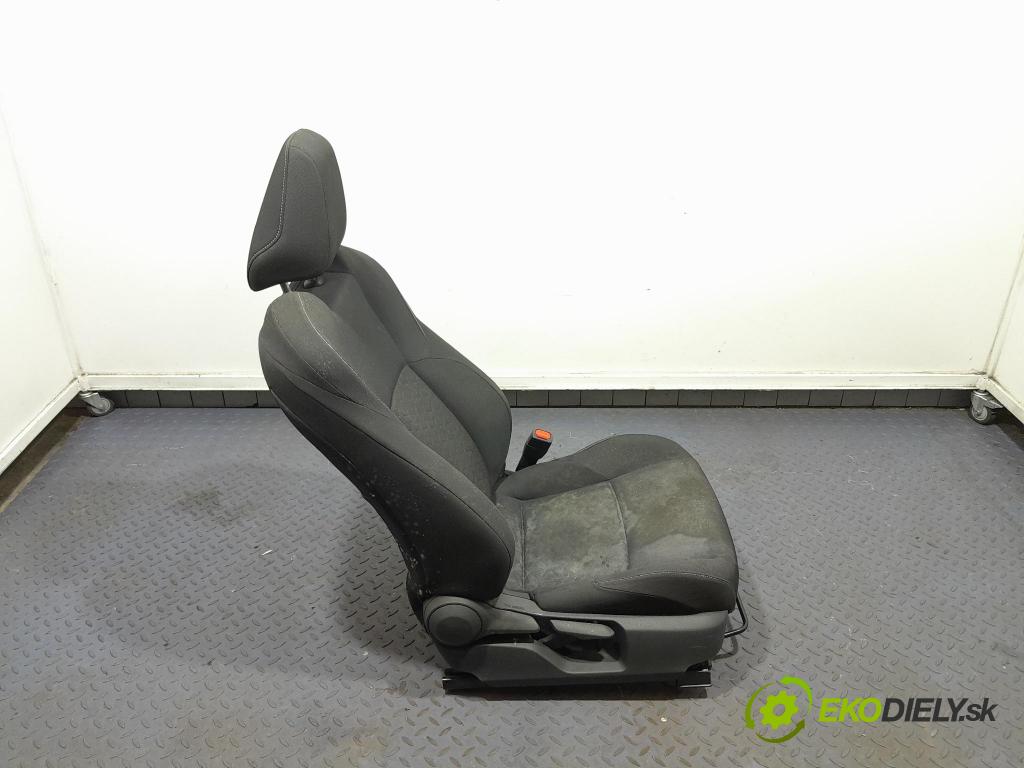 Suzuki Swace 2021 Sedačka spolujazdca