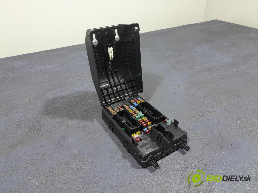 Volvo Xc60 2022 skrinka Poistky: 31682732