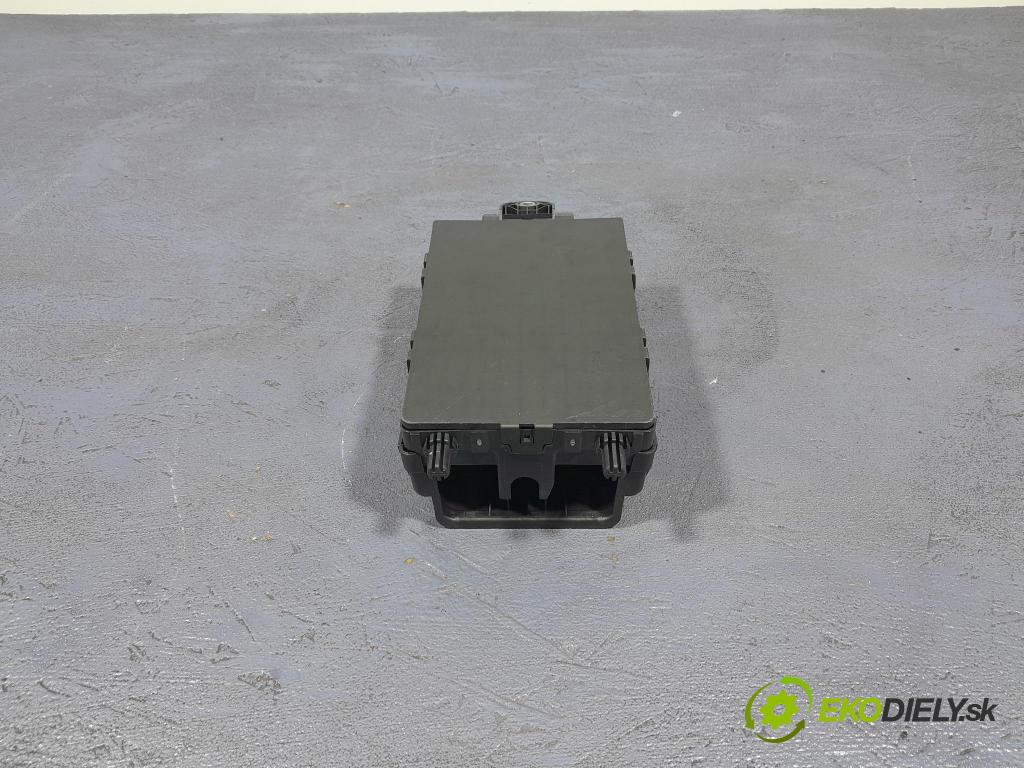 Volvo Xc60 2022 skrinka Poistky: 31682732