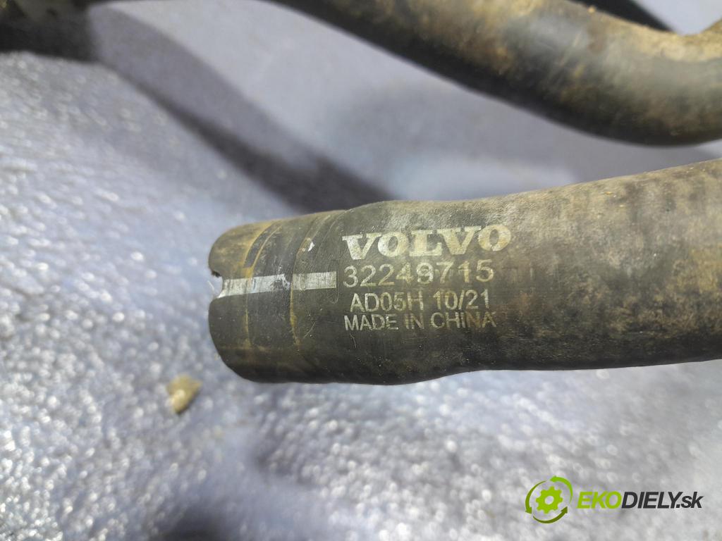 Volvo Xc60 2022 rúrka Chladič: 32249715